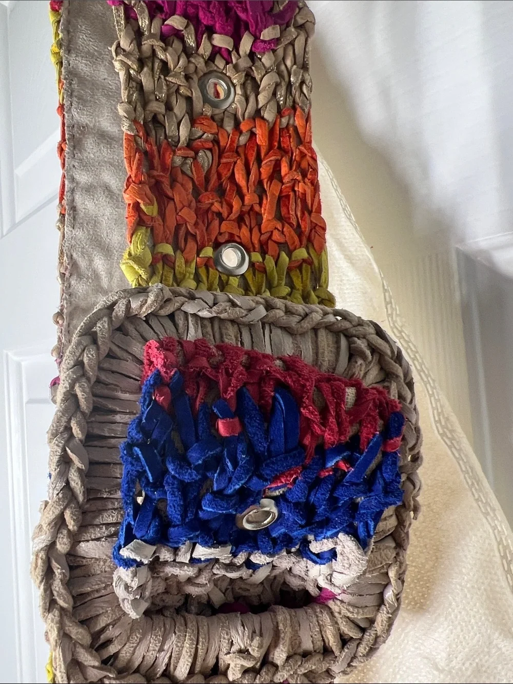 Soulier fun and unique multi color belt